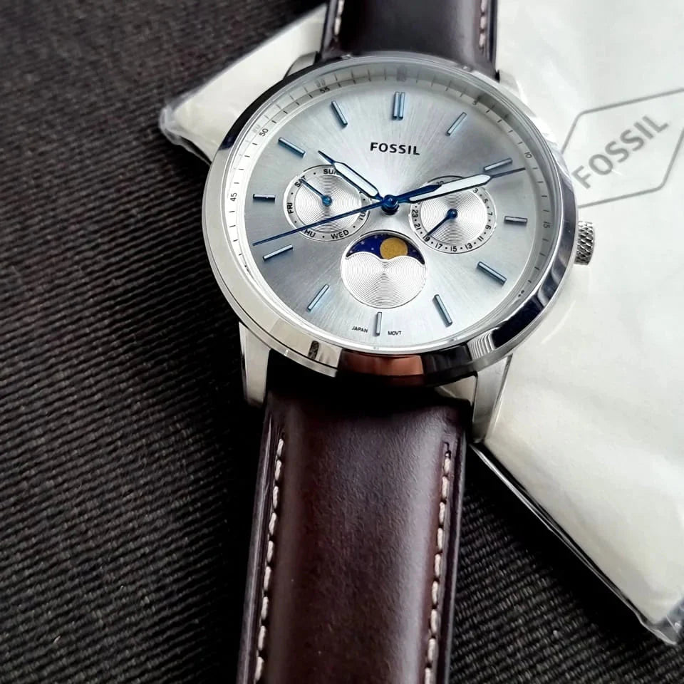 Fossil Men’s Quartz Brown Leather Strap Silver Dial 42mm Watch FS5905
