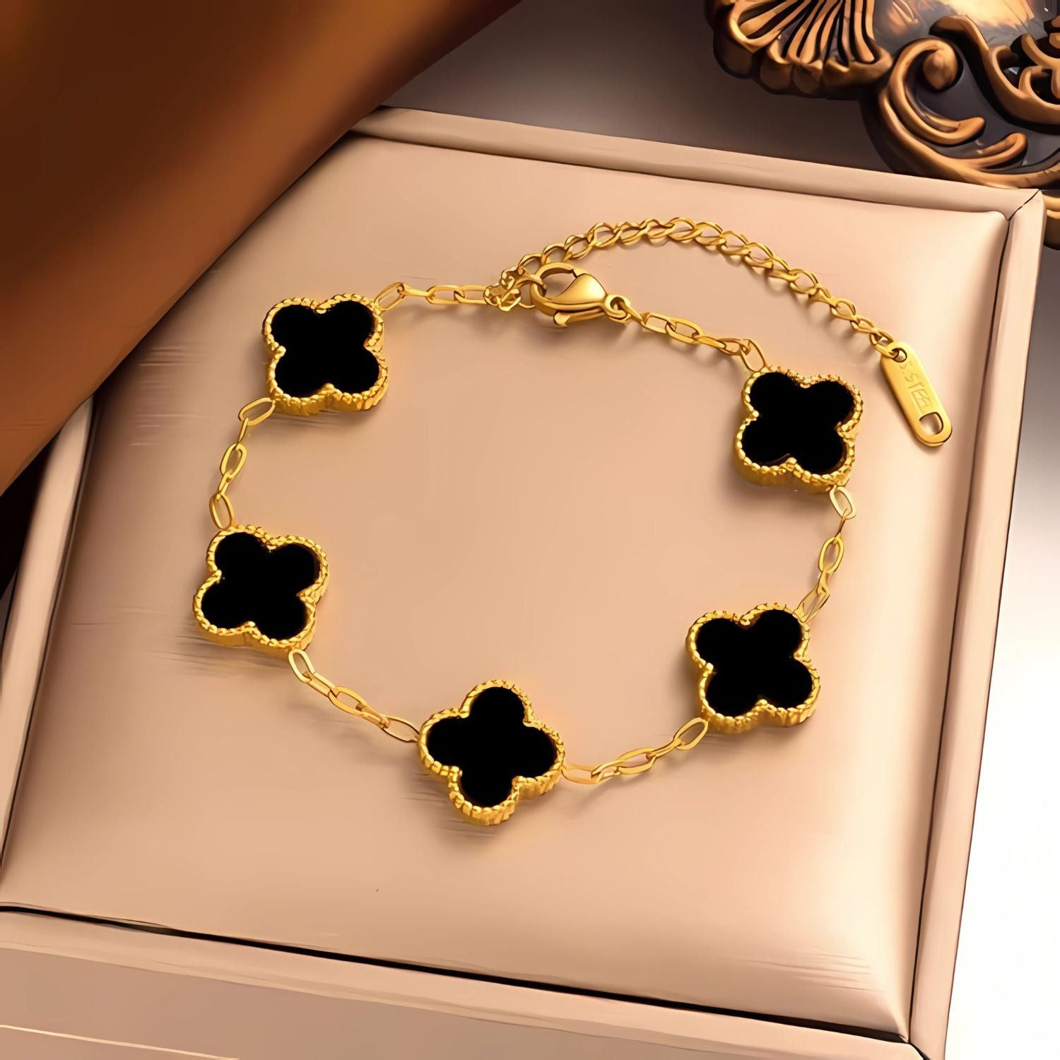 Women's Golden Black Clover Link Bracelet